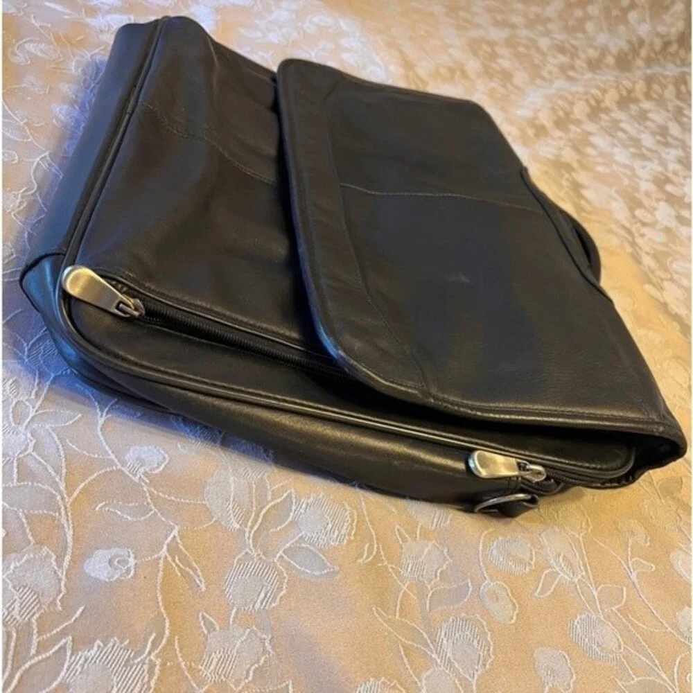 Mens Large Echelon Black Leather Briefcase EUC